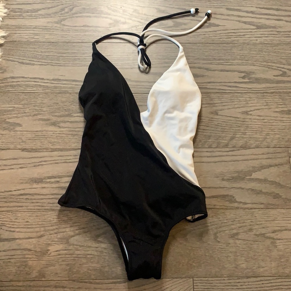 Victoria’s Secret one piece black and white plunge size XS